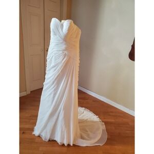 Franssical Wedding Dress Minimalistic Sleveless Lace Luxurious Gown Size 12 New